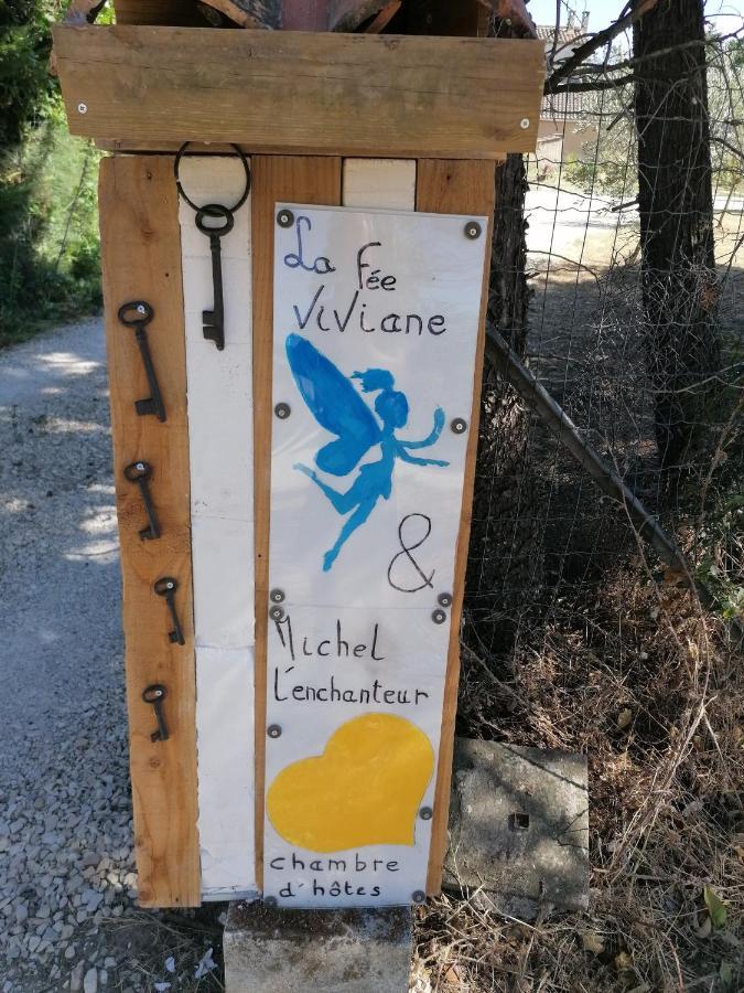 La Fee Viviane Et Michel L'Enchanteur Robion en Luberon Kültér fotó